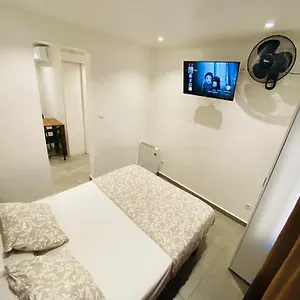 Estudios Hl Frente Al Metro Barcelona-aeropuerto , L'Hospitalet de Llobregat España